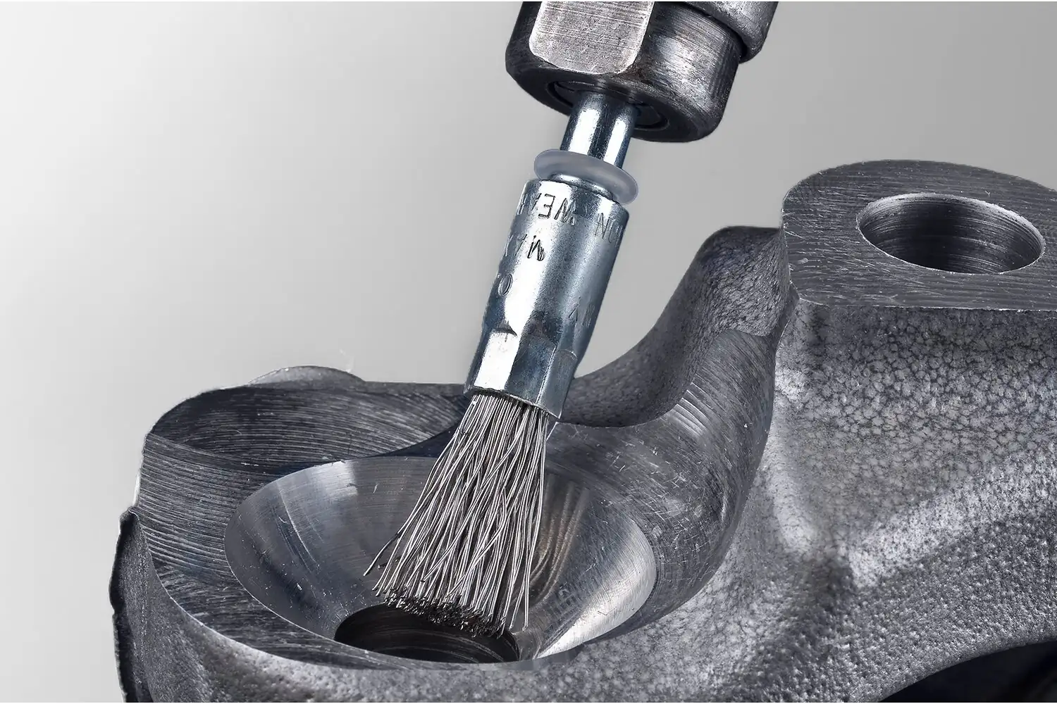 Perie tip pensulă din tije abrazive SiC (siliciu-carbură) PBU 1010/6 ST 0,20