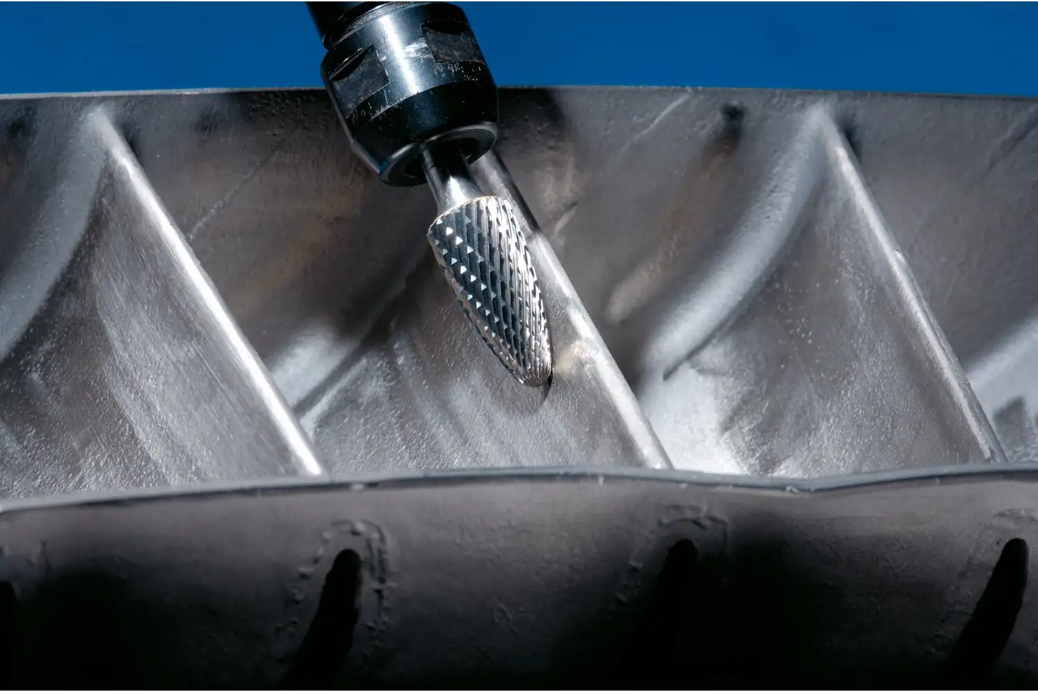 Freză biax din carbură metalică, formă de ogivă sferică (RBF) RBF 0820/6 Z4