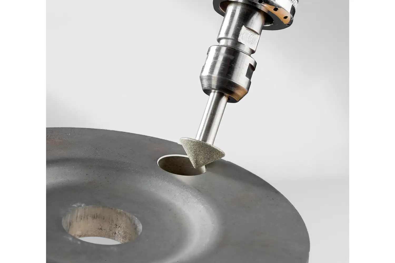 Corp abraziv diamantat / CBN cu tijă DSK 15,0-60°/6 D 126
