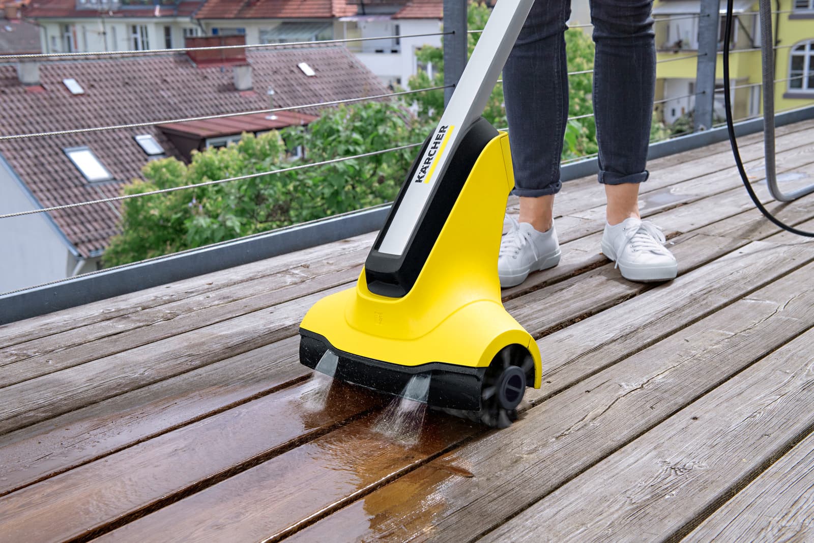 Roller brushes wooden surface 3