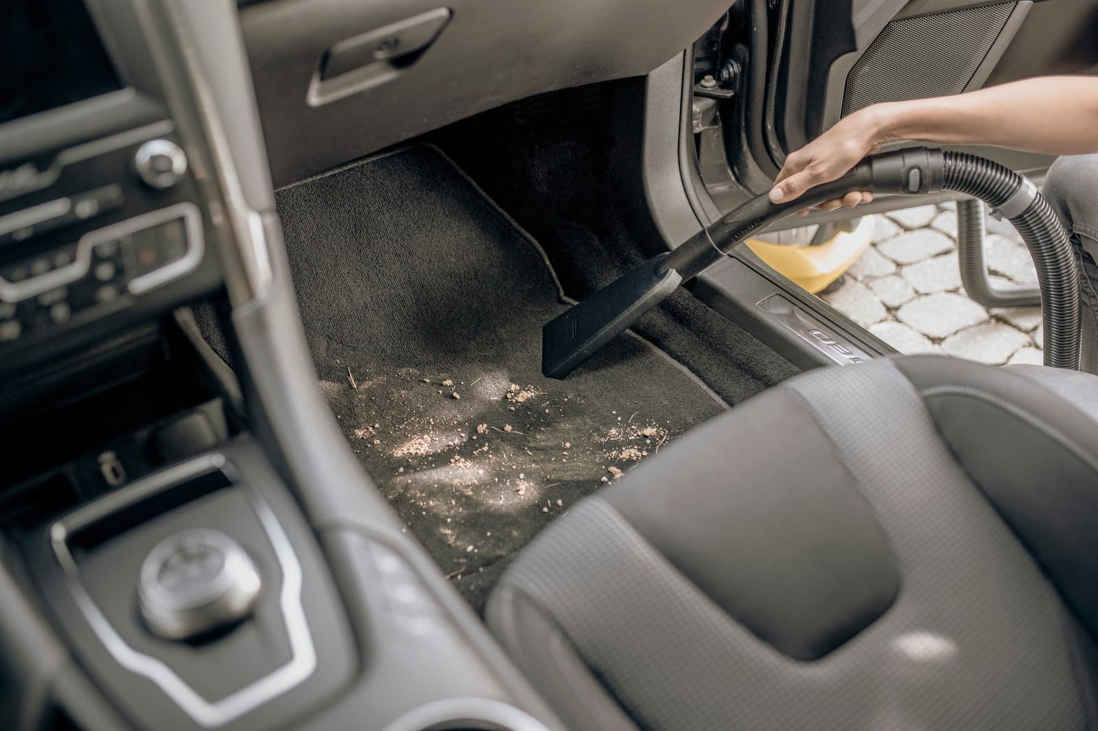 Car interior cleaning kit 2