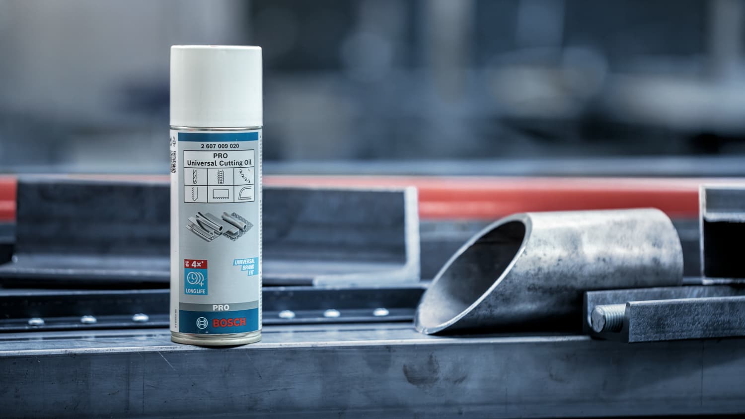 PRO Universal Cutting Oil pentru o durată lungă de viață a accesoriilor lubrifiate în aplicații de prelucrare a metalului 3